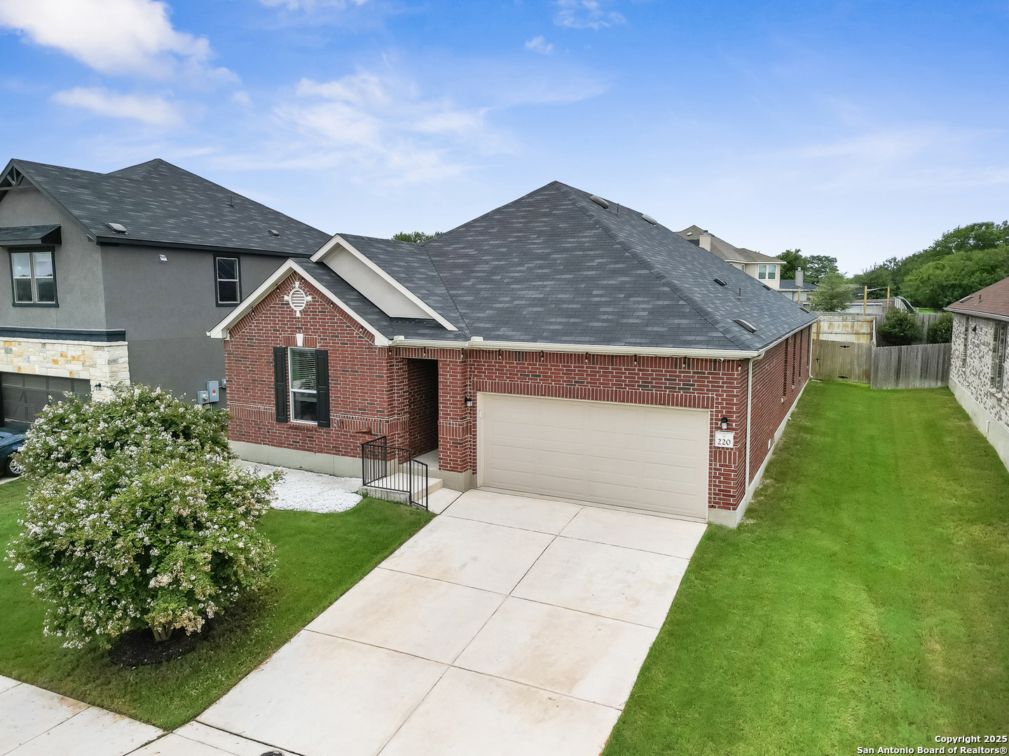 220 Shadow Terrace