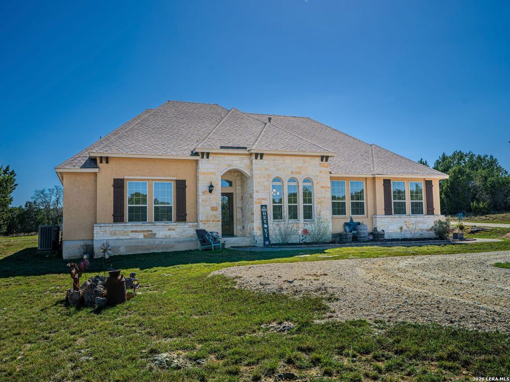 Photo of 107 Ridge Place, Boerne, TX 78006 (MLS # 1946723)