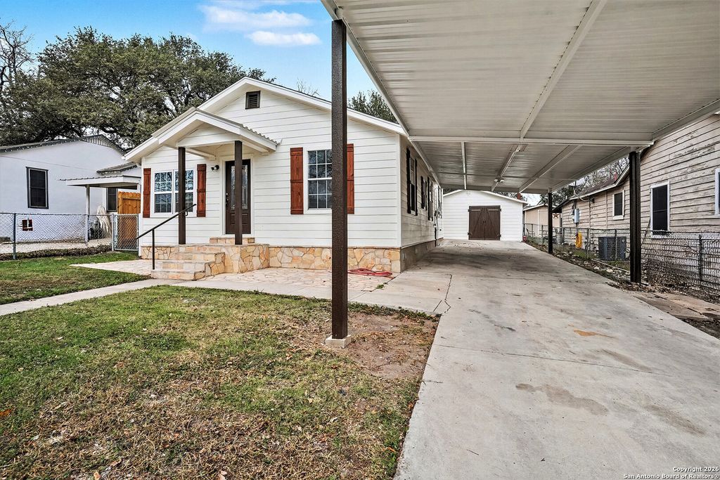 Photo of 2039 Schley Ave, San Antonio, TX 78210 (MLS # 1934072)
