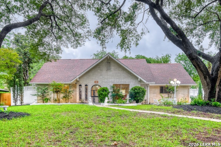 Photo of 90 BLUET LN, Castle Hills, TX 78213 (MLS # 1963894)