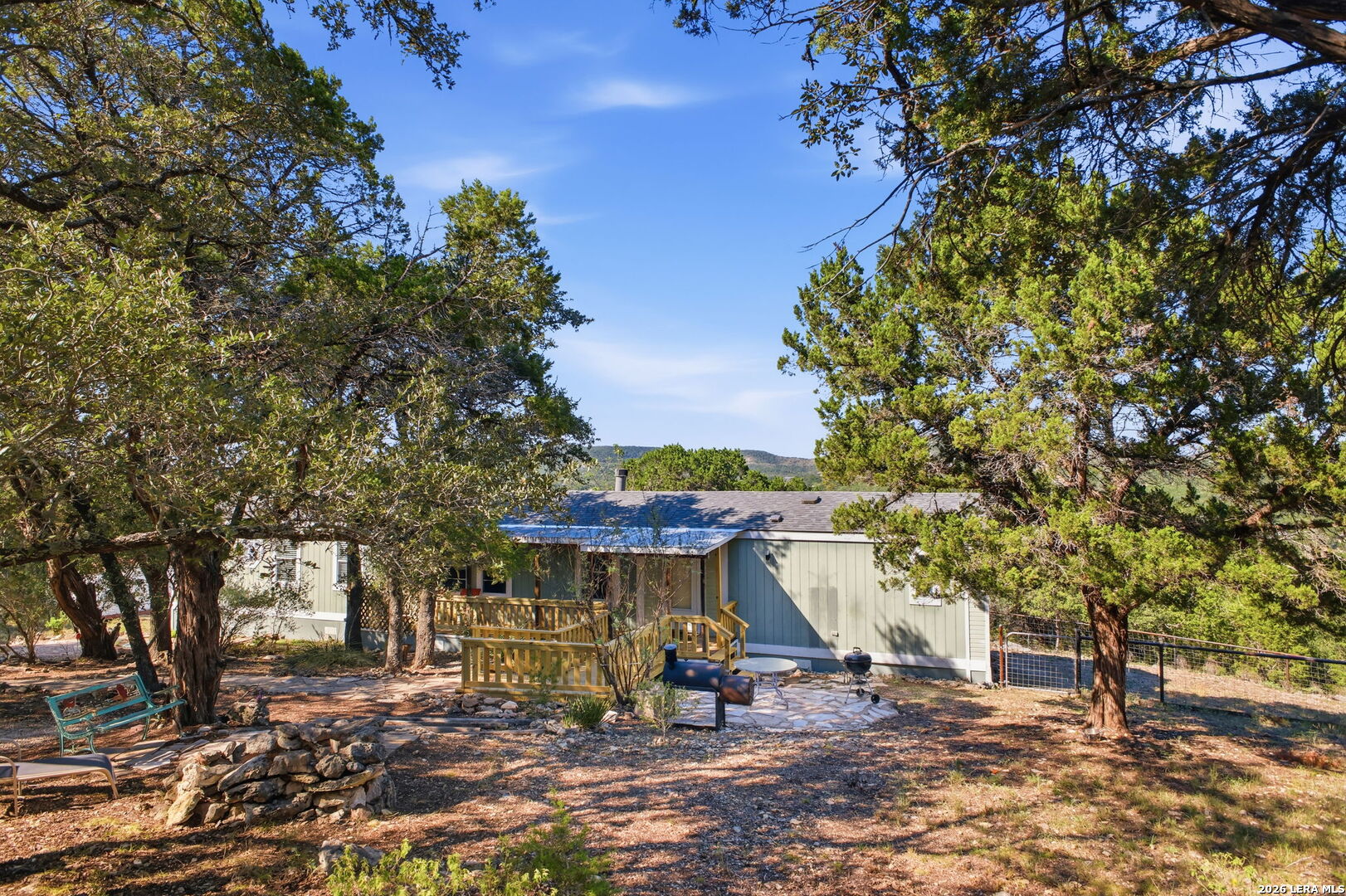 495 KINGS DR