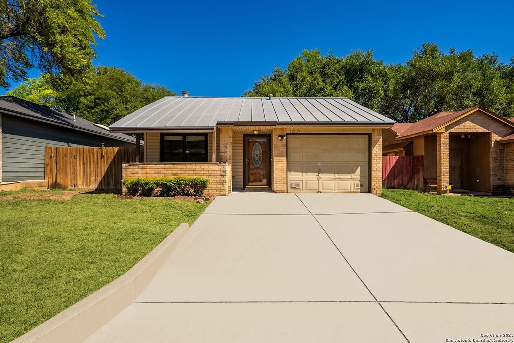 Photo of 11327 FISH SPGS, San Antonio, TX 78245 (MLS # 1915879)
