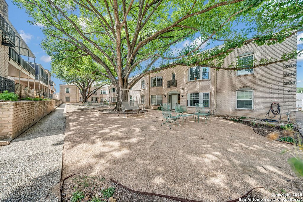 Photo of 102 Ruelle 200B #200B, San Antonio, TX 78209 (MLS # 1925027)