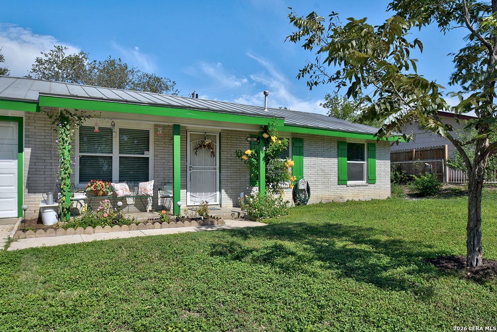 Photo of 111 SHADOW VALLEY DR, San Antonio, TX 78227 (MLS # 2023708)