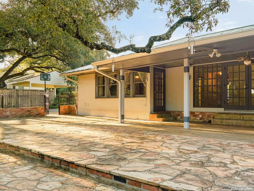 Photo of 134 Rockhill, San Antonio, TX 78209 (MLS # 1897754)