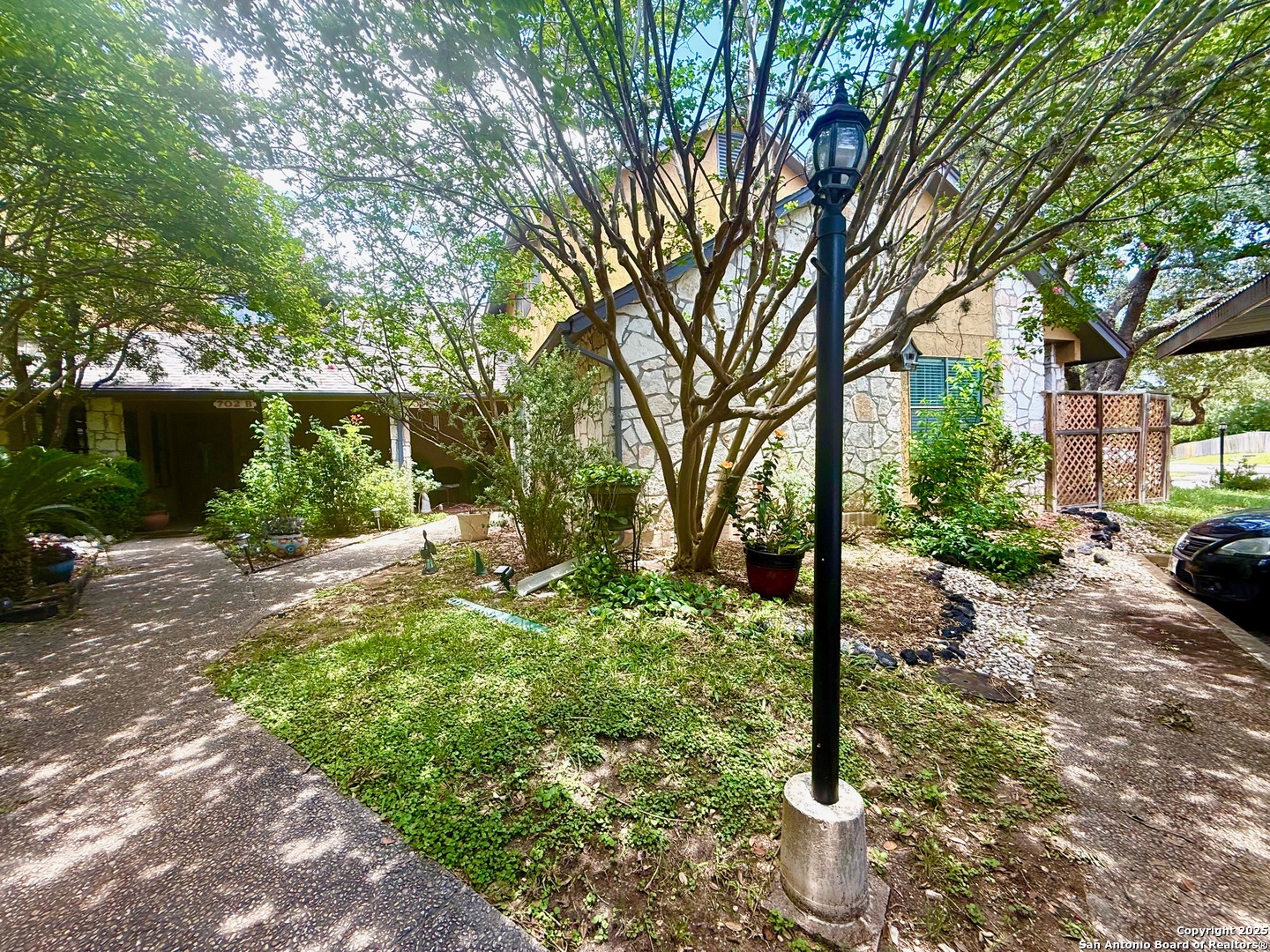 701 Thetford