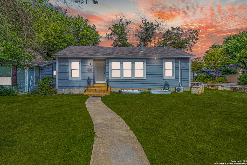 Photo of 1703 Texas Ave, San Antonio, TX 78201 (MLS # 1912281)