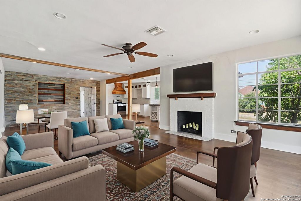 Photo of 700 Dawson, San Antonio, TX 78202 (MLS # 1898763)