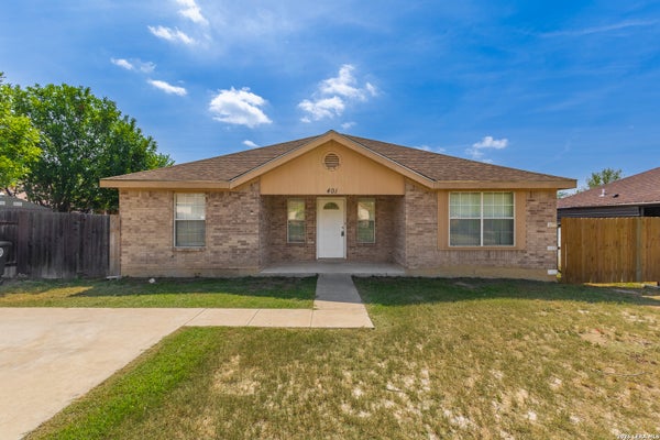 401 KELI CIR, EAGLE PASS, TX 78852 - Image 3b1a3266907cea09db18e06fbfb4d219/1663247291