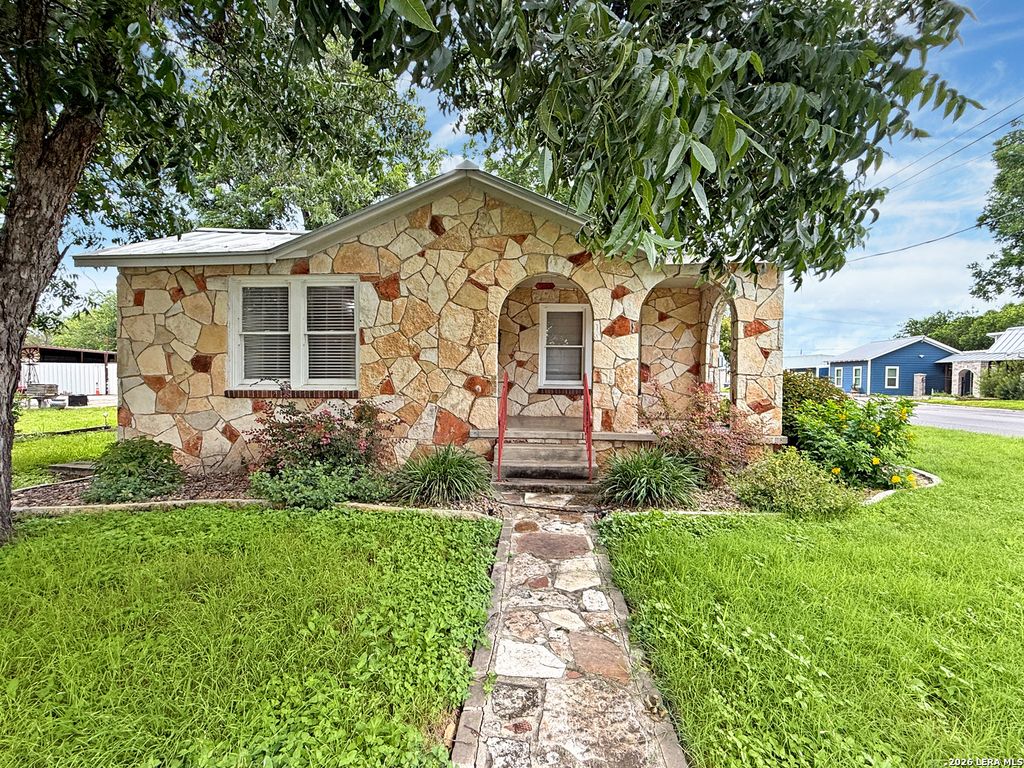 Photo of 1195 W COLL ST, New Braunfels, TX 78130 (MLS # 1991931)