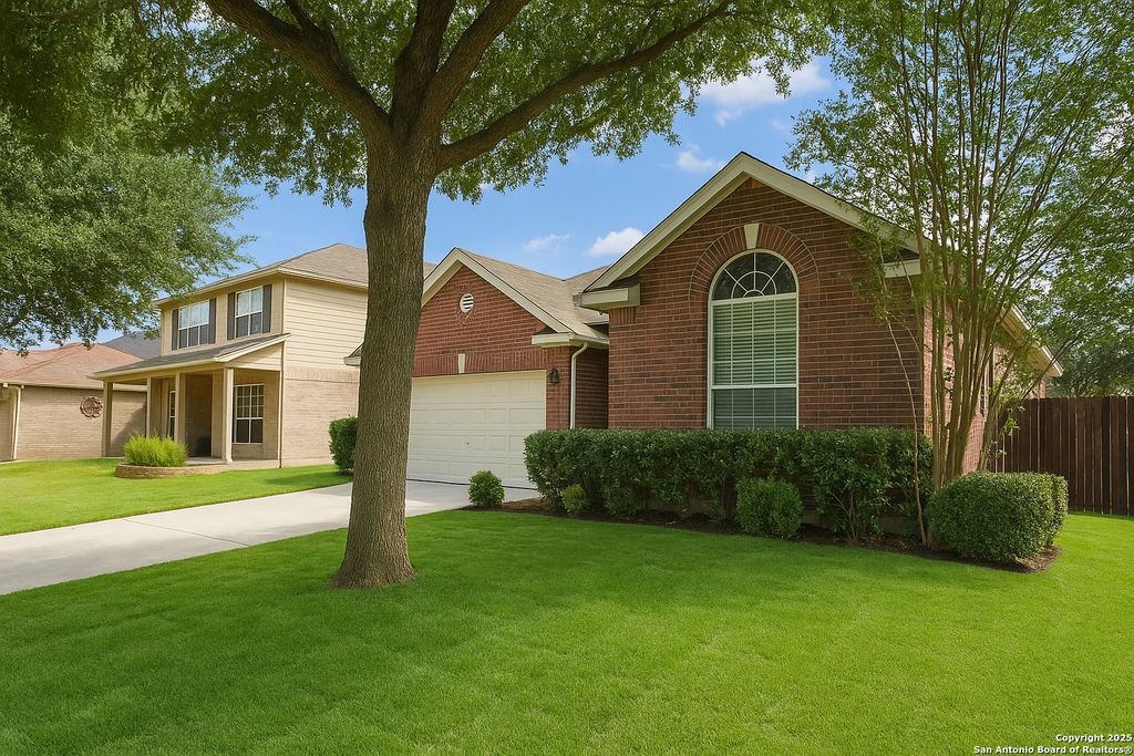 Photo of 157 Crimson Tree, Cibolo, TX 78108 (MLS # 1894855)
