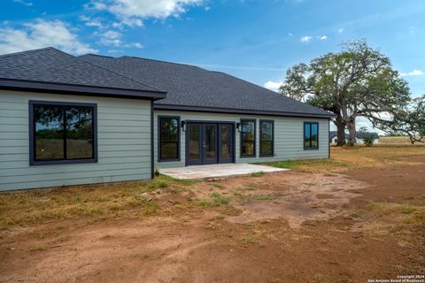 A home in Floresville