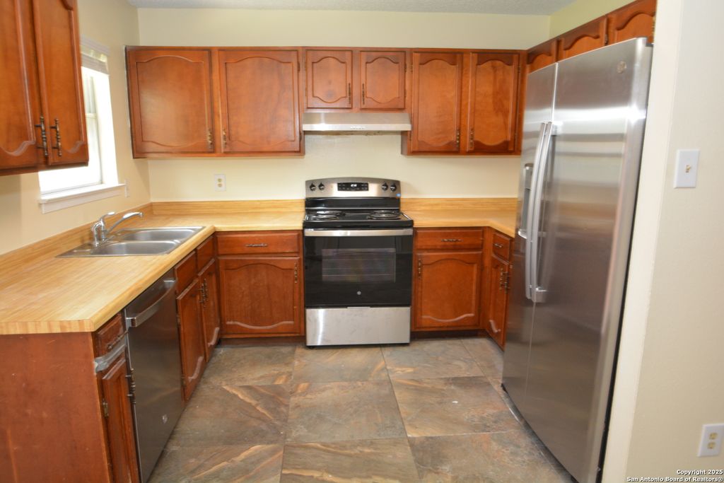 Photo of 5954 Cliff Bank, San Antonio, TX 78250 (MLS # 1899228)
