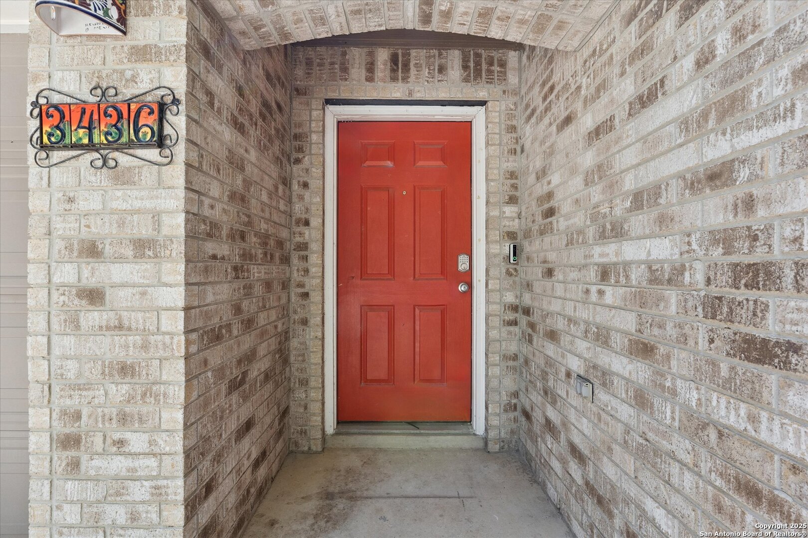 3436 Whisper Bluff