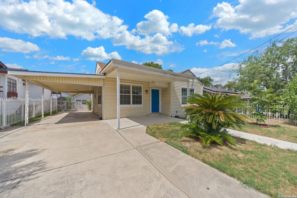 Photo of 1321 WAVERLY AVE, San Antonio, TX 78201 (MLS # 1959911)