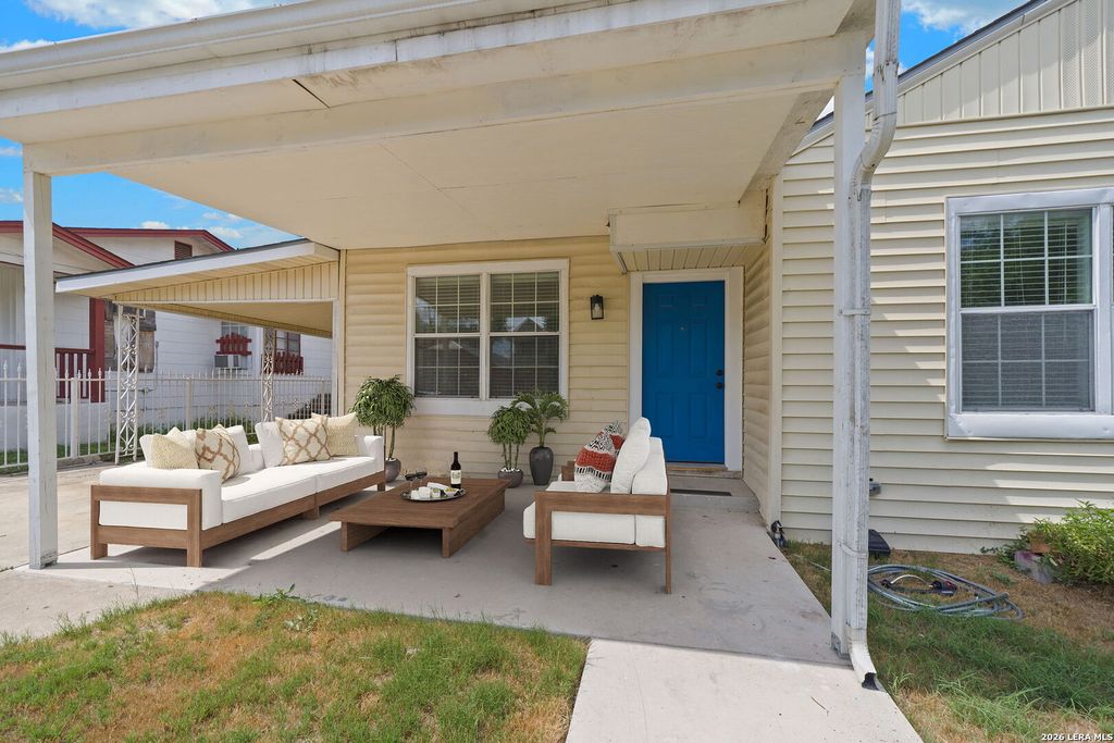 Photo of 1321 WAVERLY AVE, San Antonio, TX 78201 (MLS # 1959911)