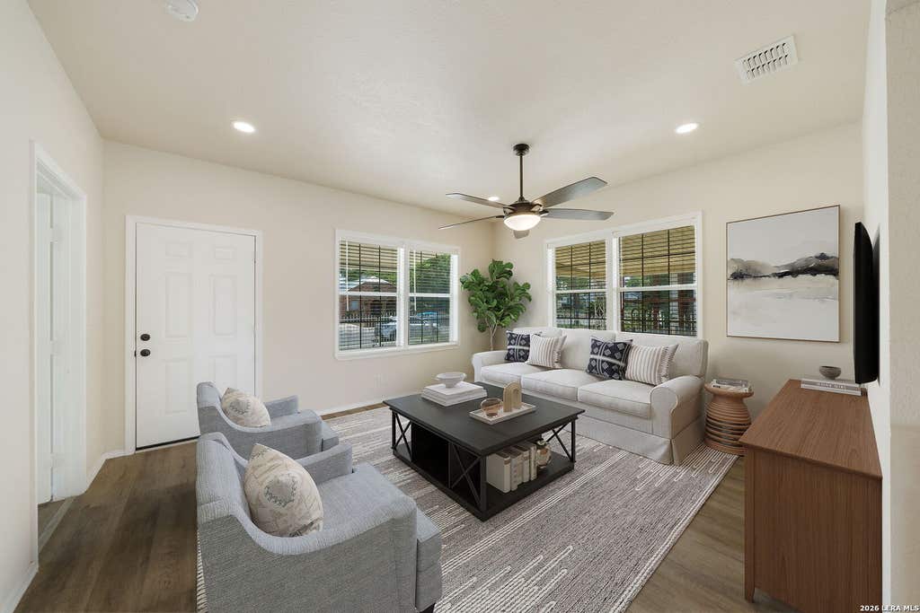 Photo of 1321 WAVERLY AVE, San Antonio, TX 78201 (MLS # 1959911)