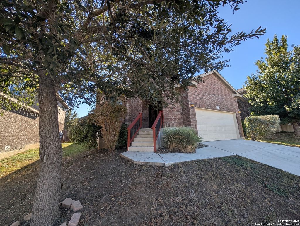 Photo of 1326 Crow CT, San Antonio, TX 78245 (MLS # 1925190)