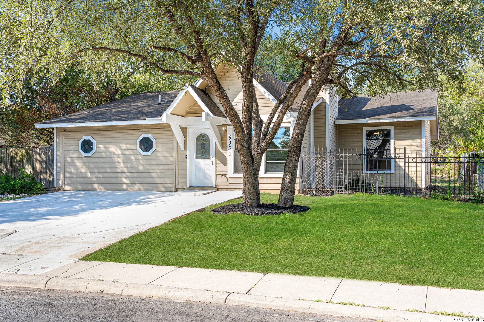 Photo 1 of 36 — 5931 Glacier Sun, San Antonio, TX 78244