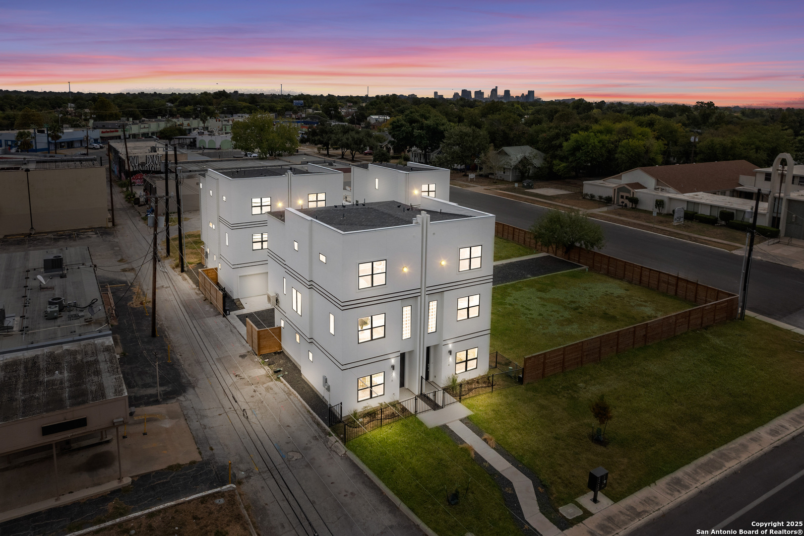 3214 N Elmendorf 102