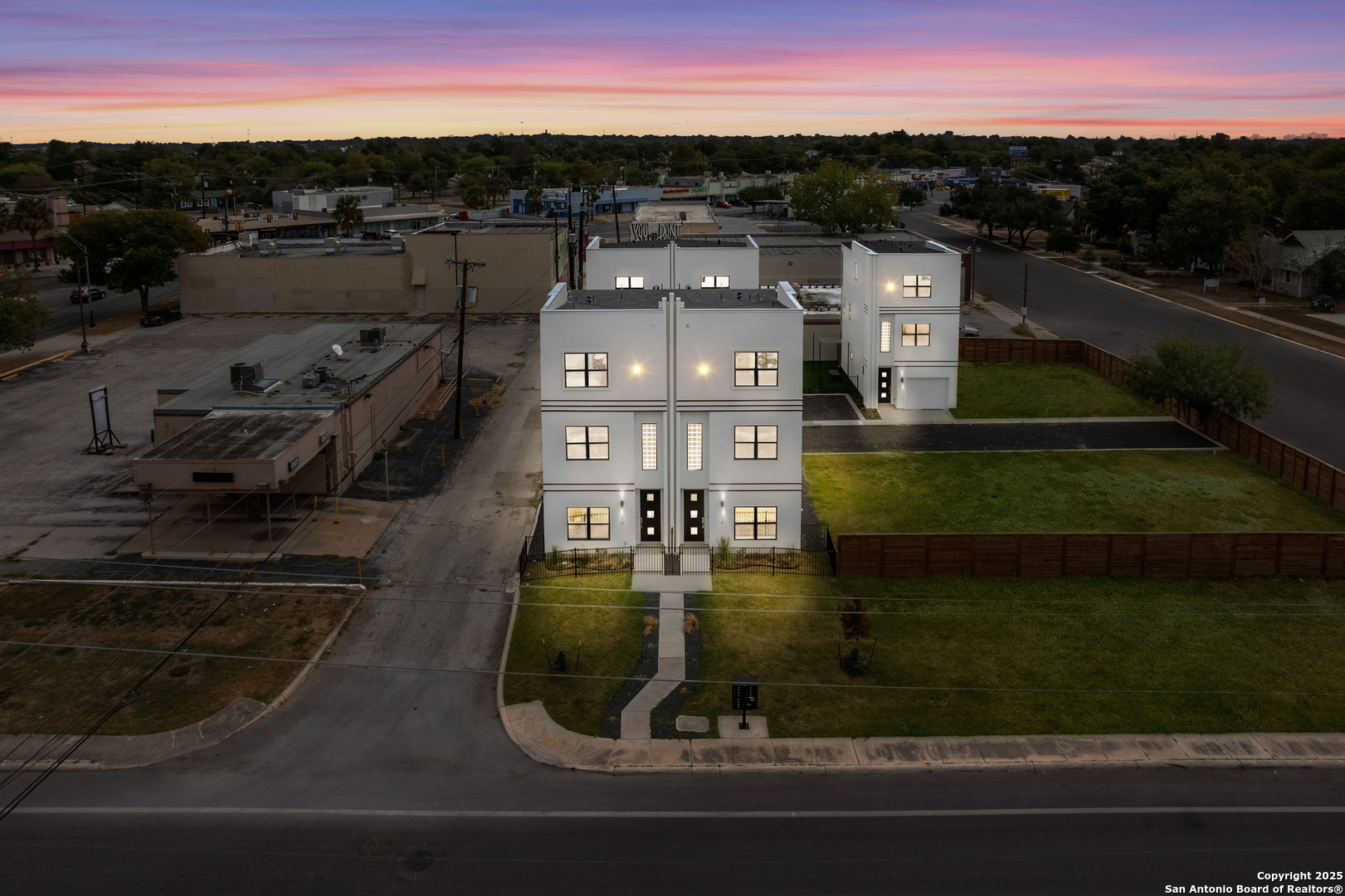 3214 N Elmendorf 102