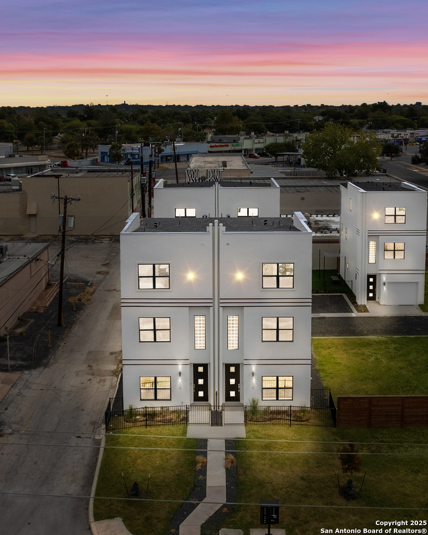 3214 N Elmendorf 102