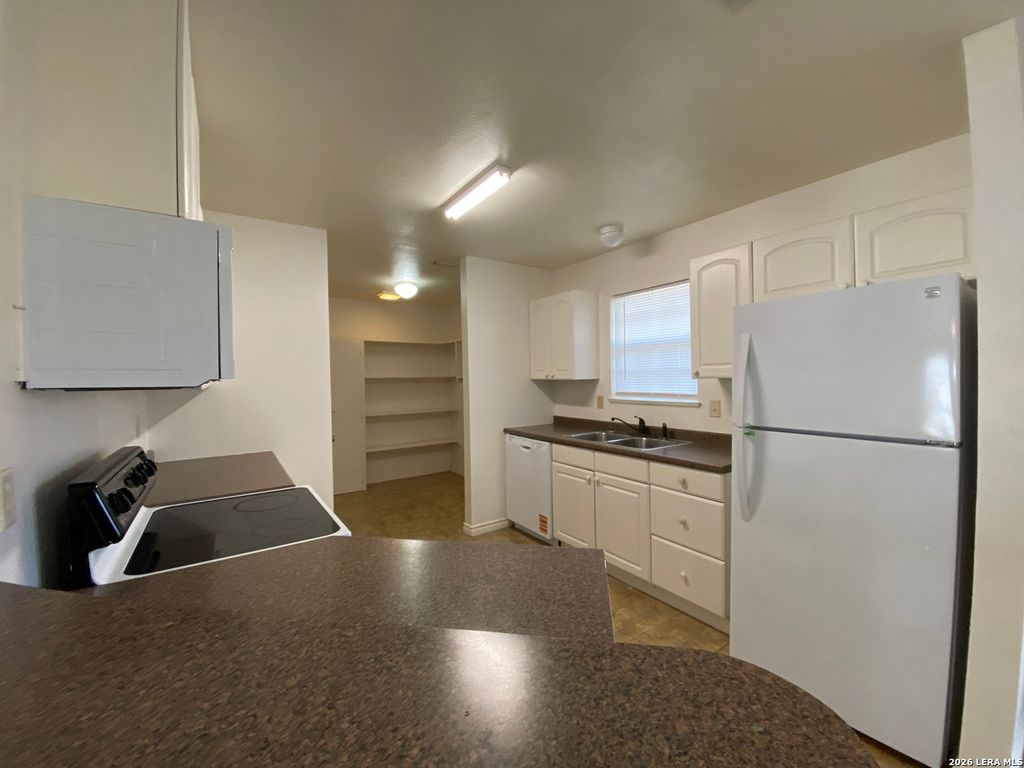 Photo of 119 Smith B #B, Pleasanton, TX 78064 (MLS # 1940491)