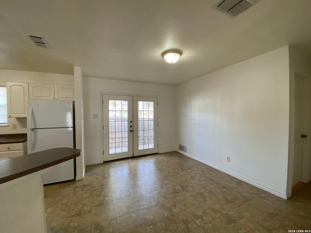 Photo of 119 Smith B #B, Pleasanton, TX 78064 (MLS # 1940491)
