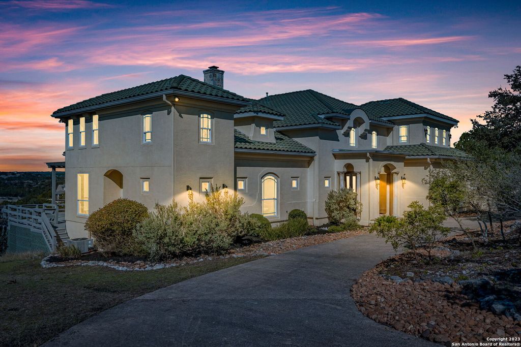 Photo of 204 Paradise Point, Boerne, TX 78006 (MLS # 1915533)