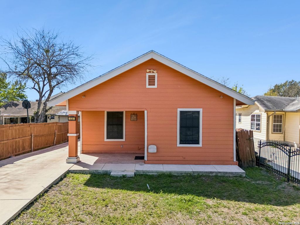 Photo of 438 Rigsby, San Antonio, TX 78210 (MLS # 1950403)