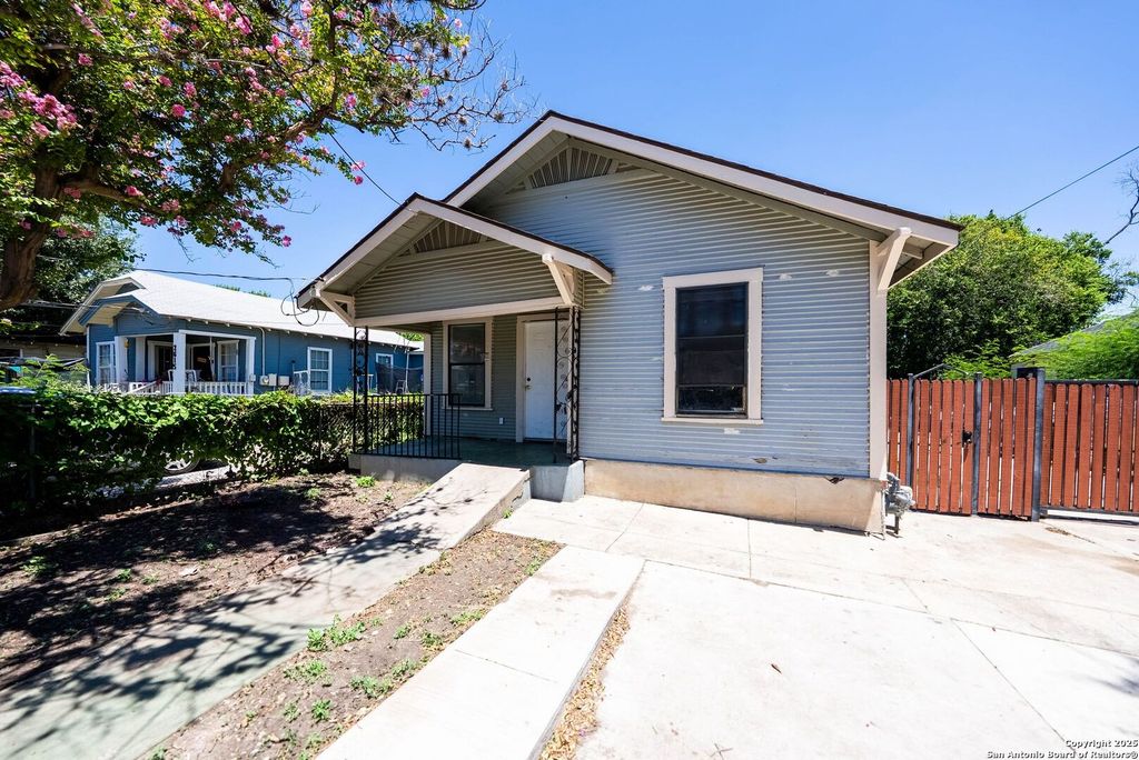 Photo of 2611 Martin, San Antonio, TX 78207 (MLS # 1891301)