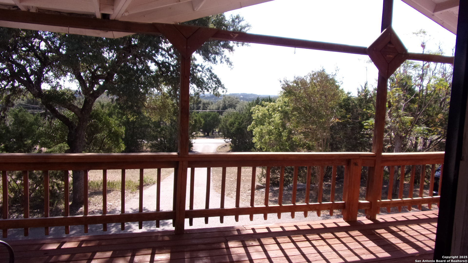 252 SIR WINSTON DR