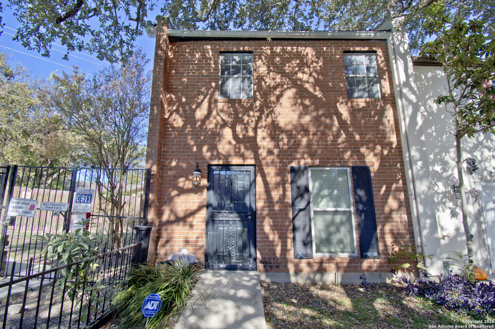 Photo 1 of 30 — 6427 Wurzbach #4 4, San Antonio, TX 78240