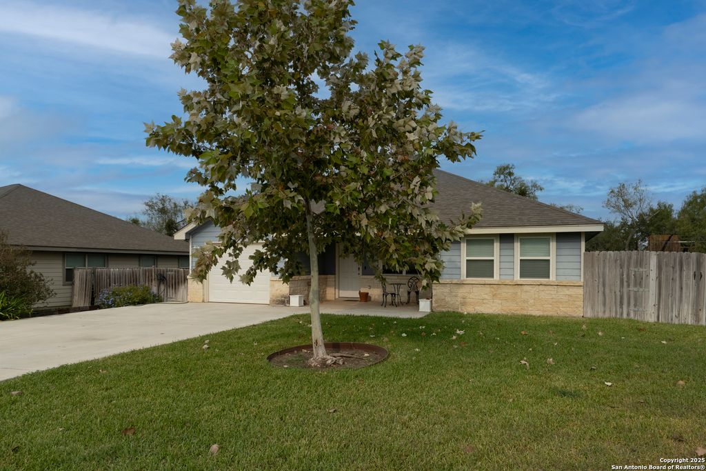 Photo of 533 Indian, Jourdanton, TX 78026 (MLS # 1930125)