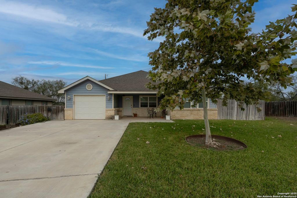 Photo of 533 Indian, Jourdanton, TX 78026 (MLS # 1930125)