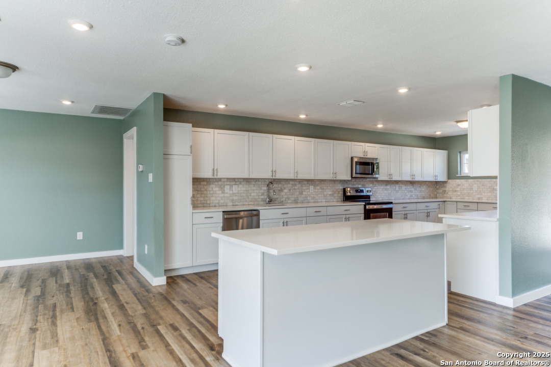 124 HERWECK DR