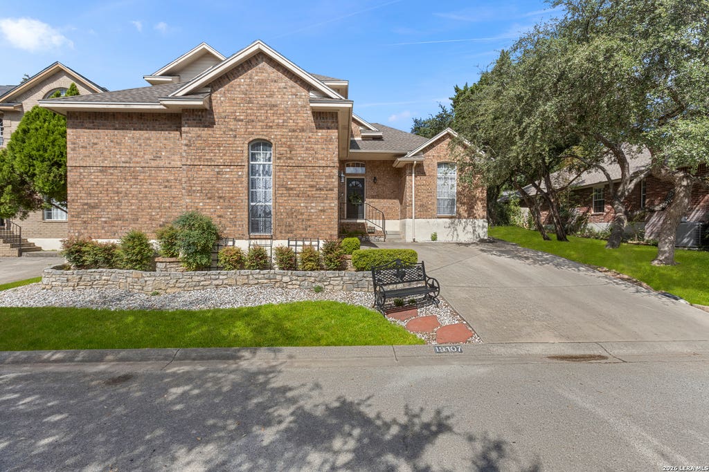 Photo of 19107 EVENING TRAIL DR, San Antonio, TX 78256 (MLS # 2008168)