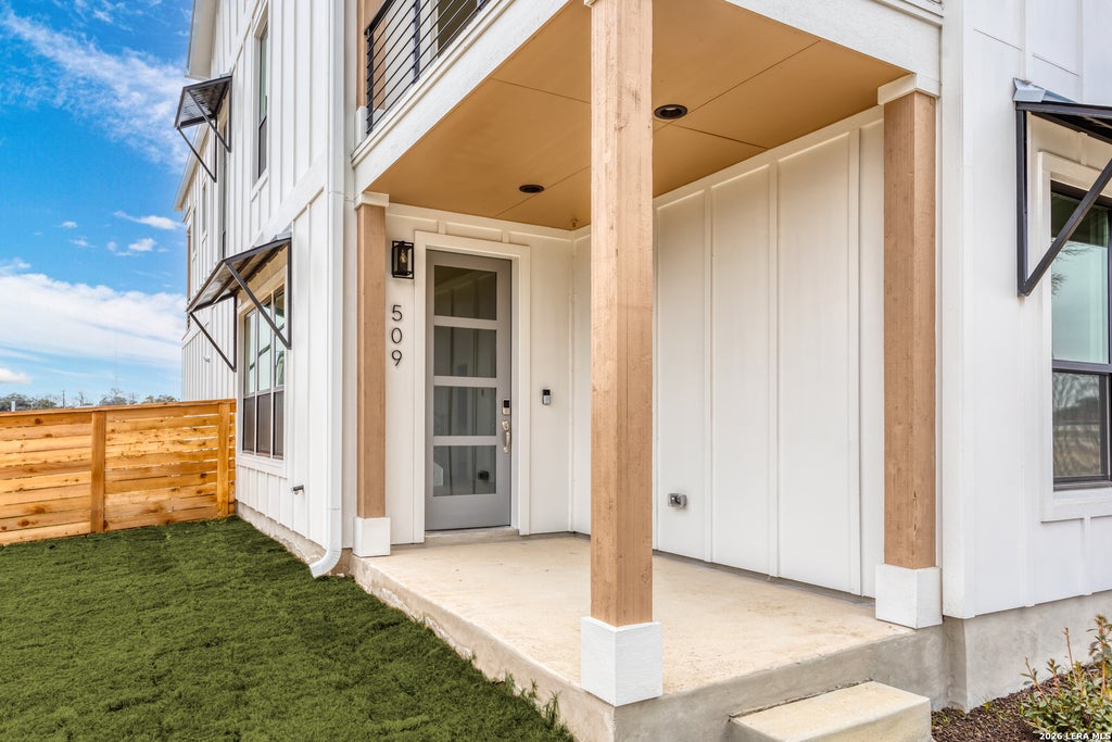 Photo of 411 MCMILLAN PL, San Antonio, TX 78210 (MLS # 1995004)