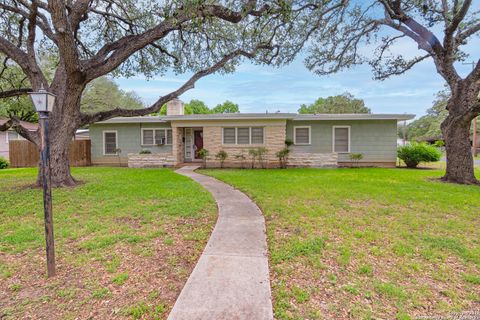 451 Burges Seguin TX 78155
