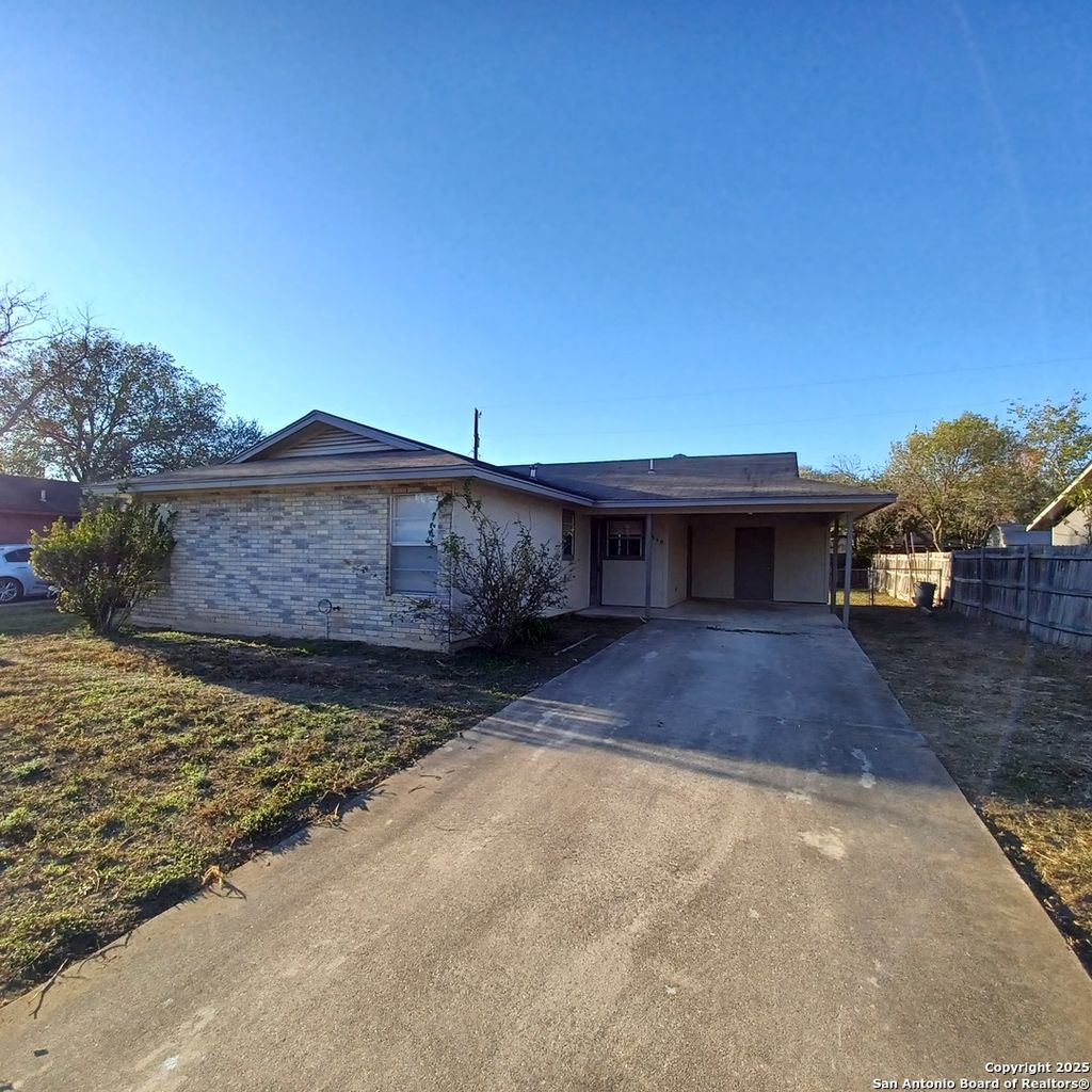 Photo of 1549 Lorelei, New Braunfels, TX 78130 (MLS # 1928054)