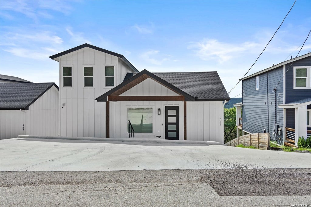 Photo of 537 Dusty Saddle, Canyon Lake, TX 78133 (MLS # 1957572)