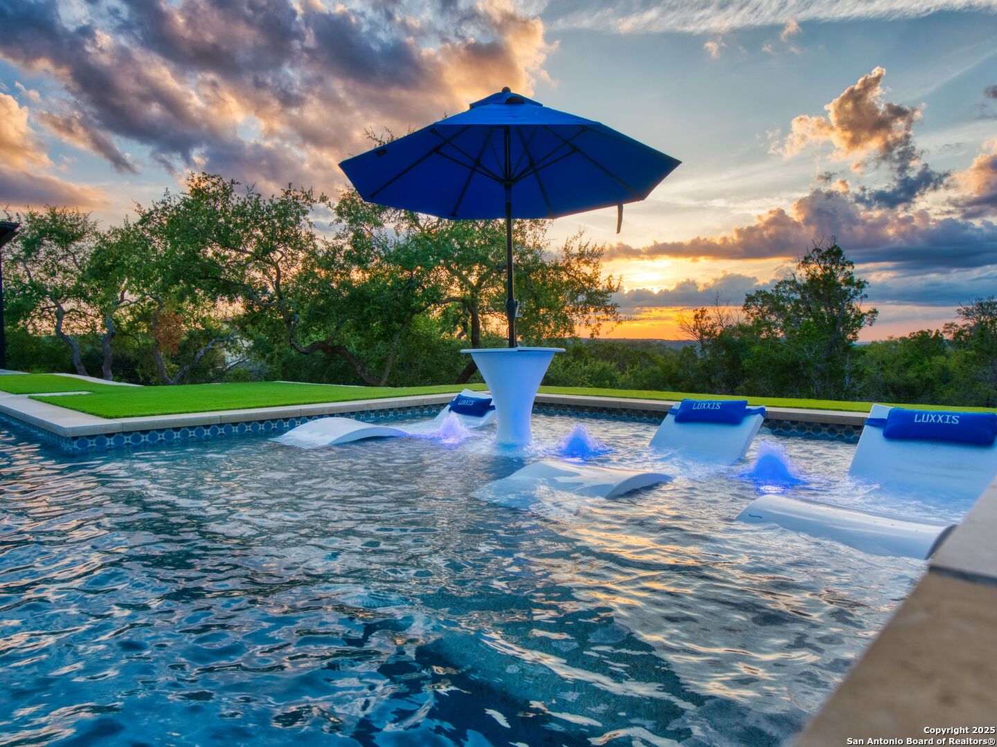 1104 SUMMIT RIDGE DR