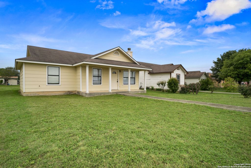 Photo of 1017 SCHERTZ PKWY, Schertz, TX 78154 (MLS # 1939856)