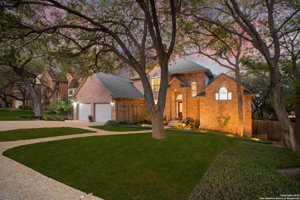 Photo of 16222 Robinwood Ln, San Antonio, TX 78248 (MLS # 1915806)