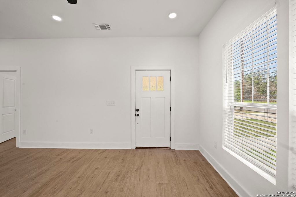 Photo of 725 WESTFALL, San Antonio, TX 78210 (MLS # 1930903)