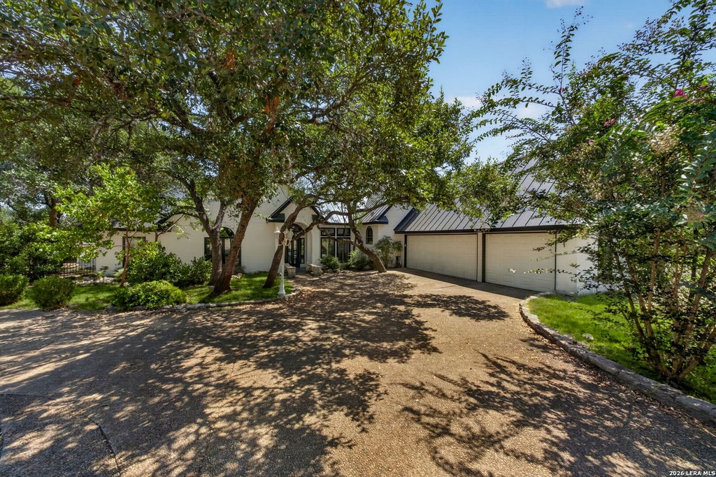 Photo of 29440 RED BUD HL, Fair Oaks Ranch, TX 78015 (MLS # 1945827)
