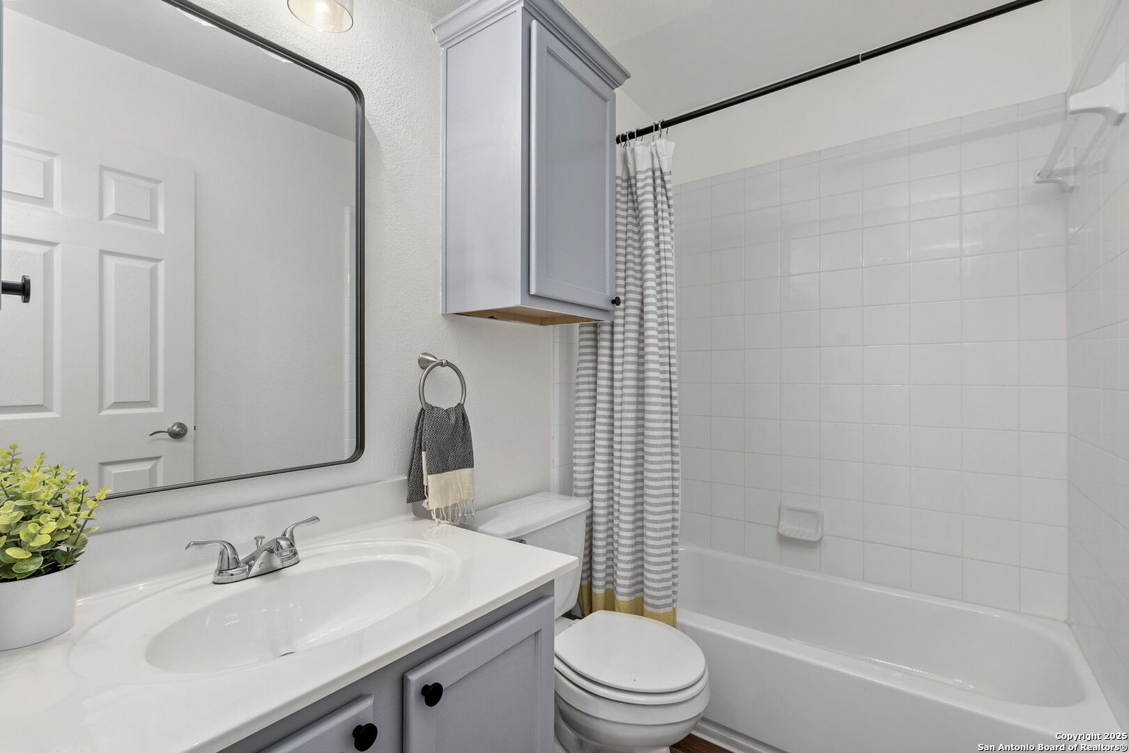3265 SWALLOW POINTE