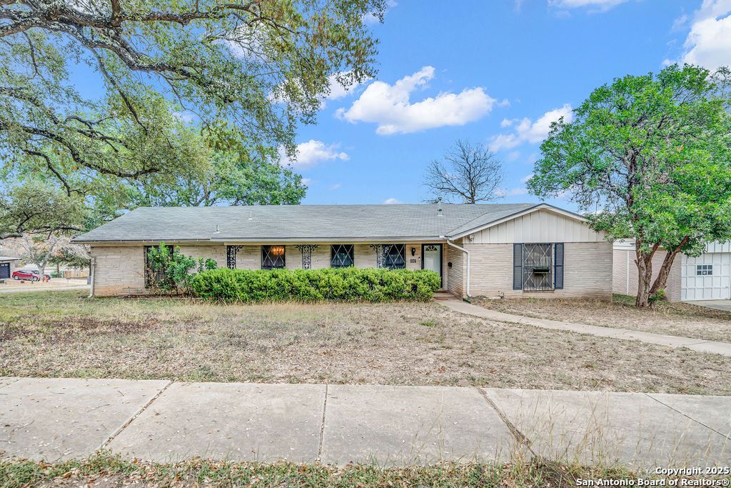 Photo of 3923 Longridge Drive, San Antonio, TX 78228 (MLS # 1930212)