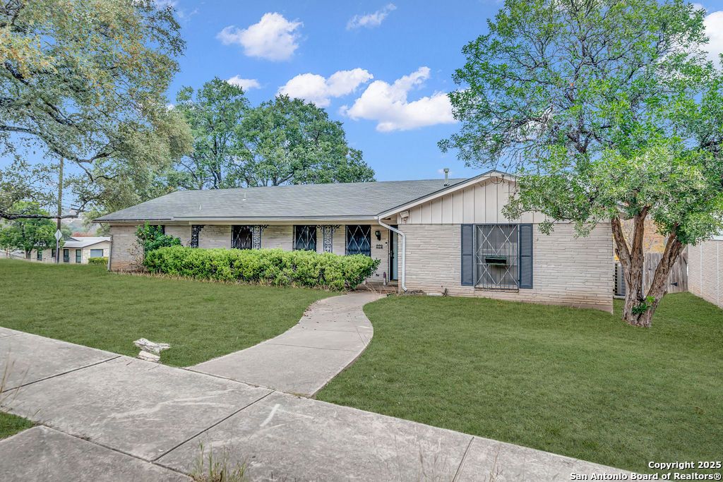 Photo of 3923 Longridge Drive, San Antonio, TX 78228 (MLS # 1930212)