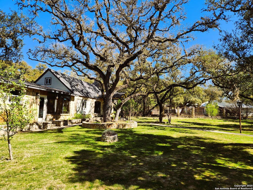 Photo of 9810 Park Dr, Helotes, TX 78023 (MLS # 1874528)